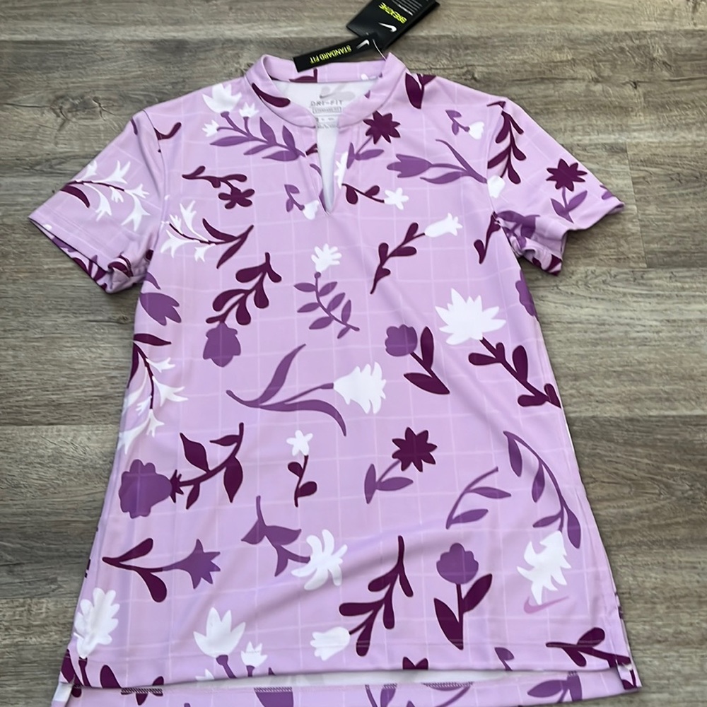 Brand new Nike top